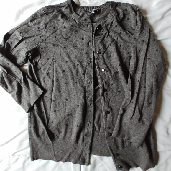 ❣️ 3/4 sleeve cardigan/sweater ❣️BOGO - Picture 1 of 4